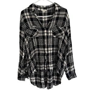 Jane and Delancey - Black & White Plaid Hi-Low Button Down Shirt